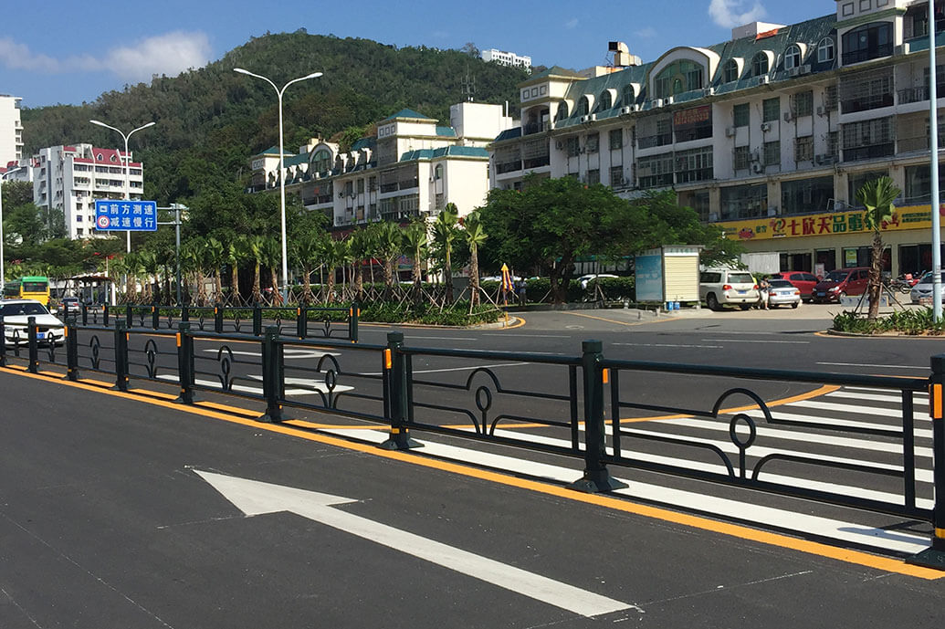 三亞城市道路護(hù)欄