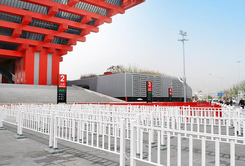 愛可青給世博會供應(yīng)護(hù)欄