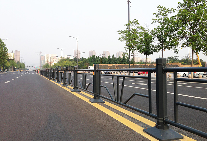 優(yōu)質(zhì)的市政護欄 愛可青市政護欄